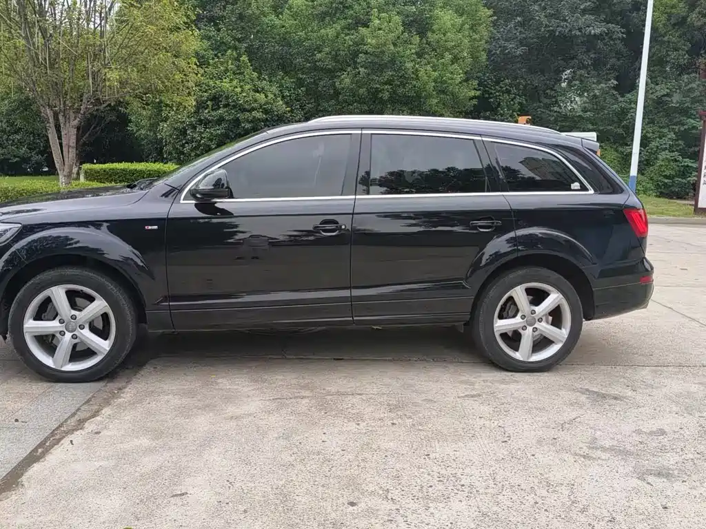 Audi Q7 — миниатюра 3