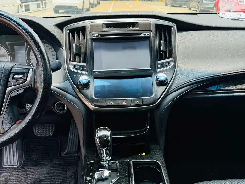 Toyota Crown 2.0T Fashion Edition, фото 10