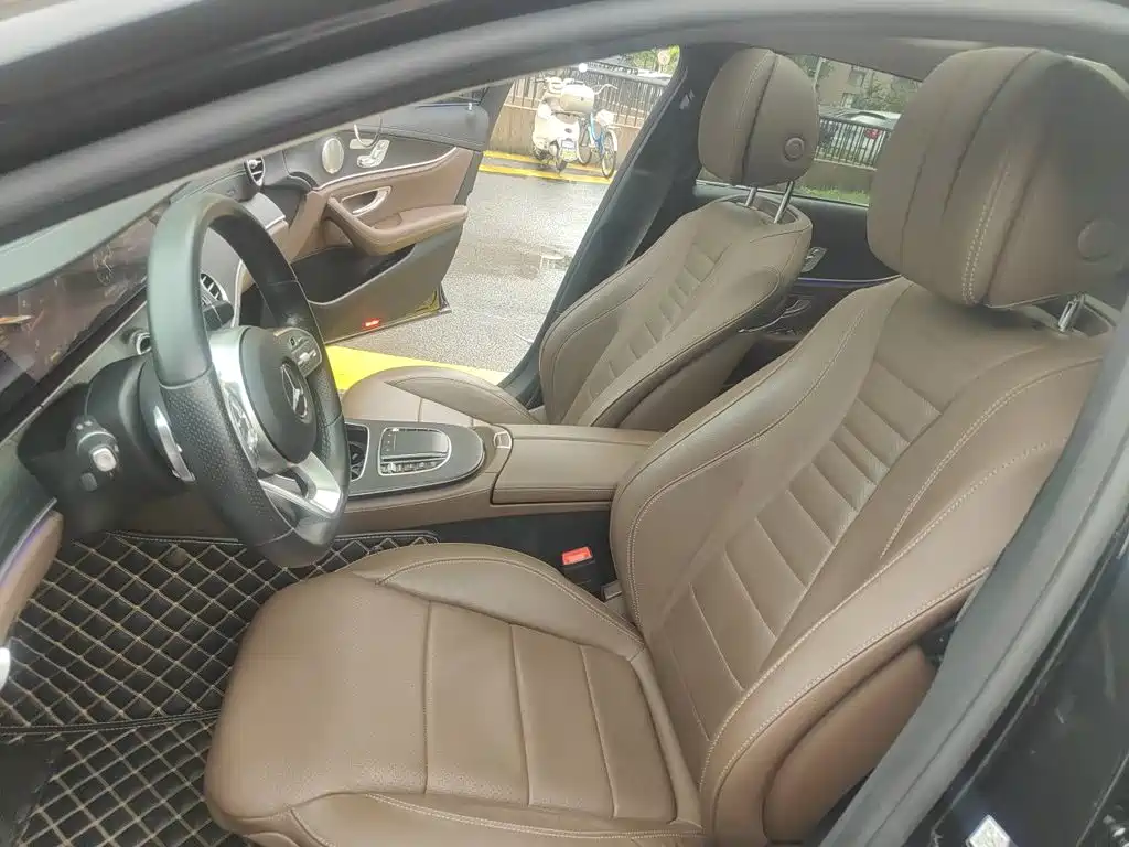 Mercedes-Benz E-Class — миниатюра 8