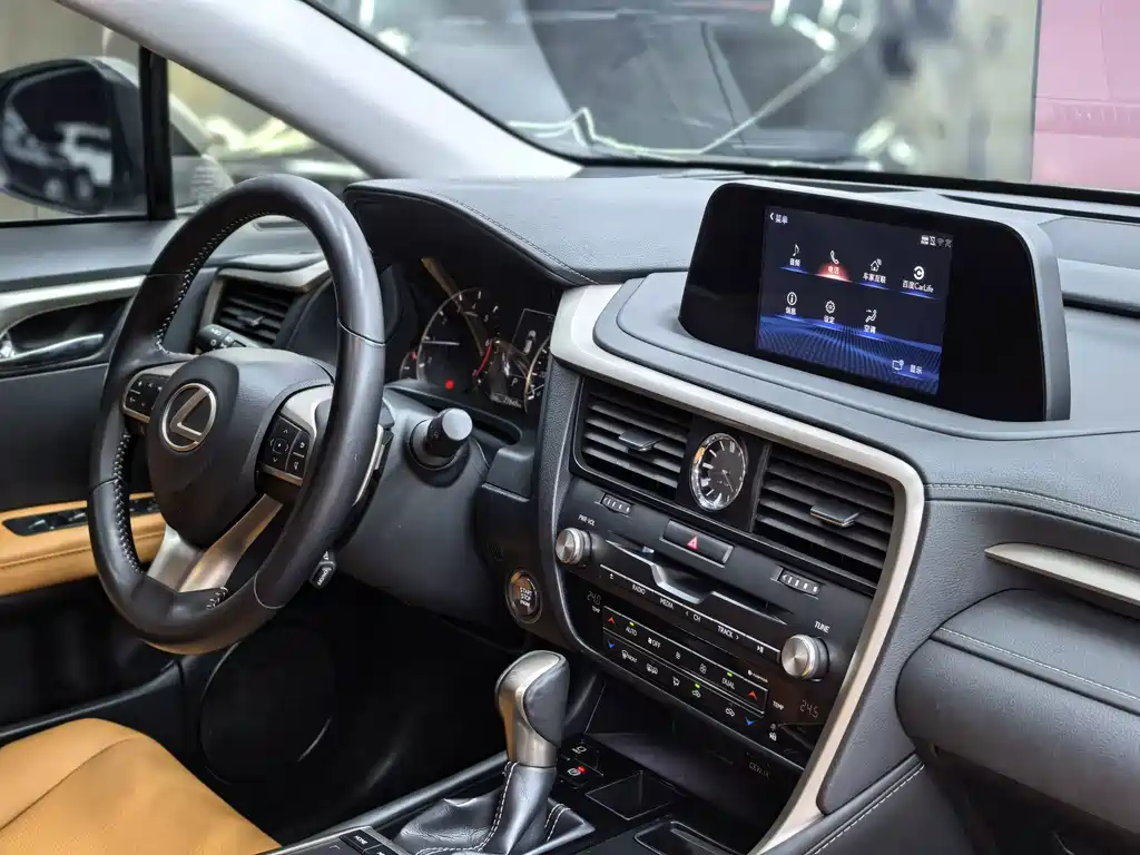 Lexus RX — миниатюра 23