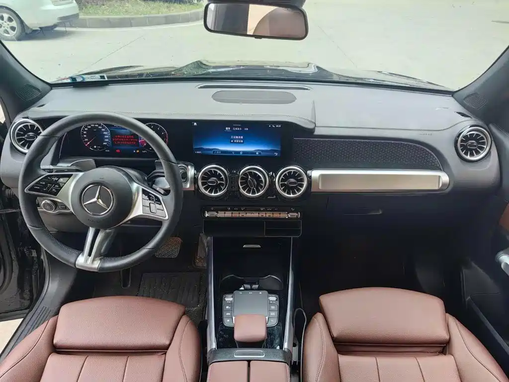 Mercedes-Benz GLB — миниатюра 9