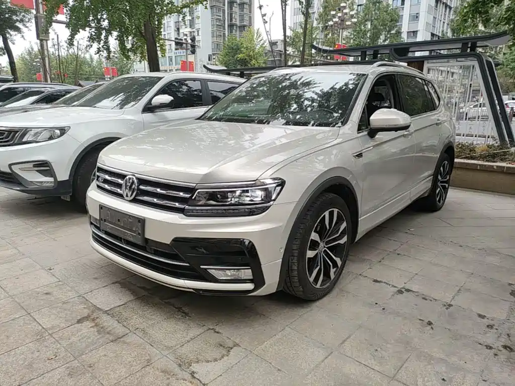 Volkswagen Tiguan L — миниатюра 2