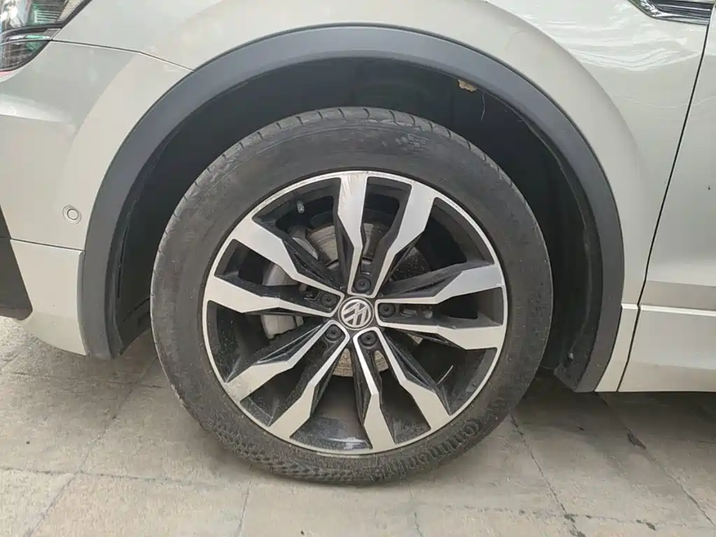 Volkswagen Tiguan L — миниатюра 23