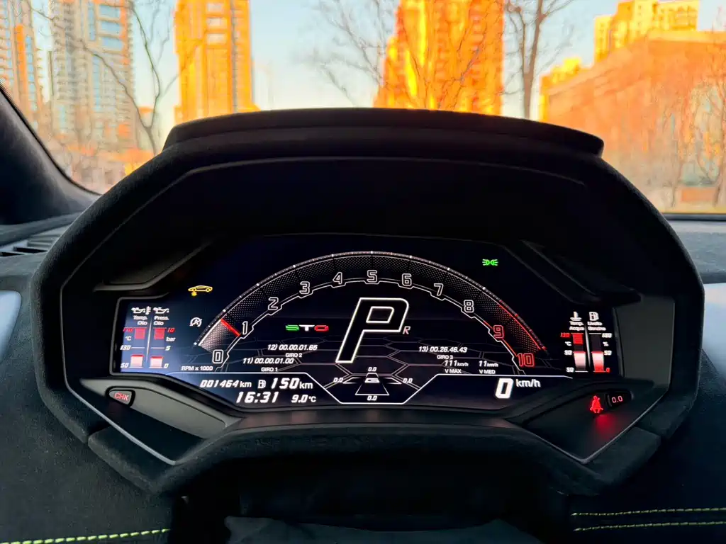 LAMBORGHINI HURACÁN