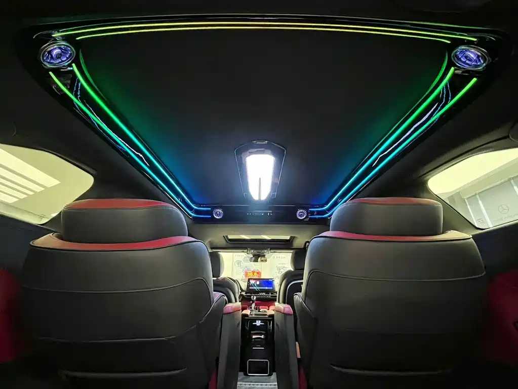 Toyota Granvia — миниатюра 10