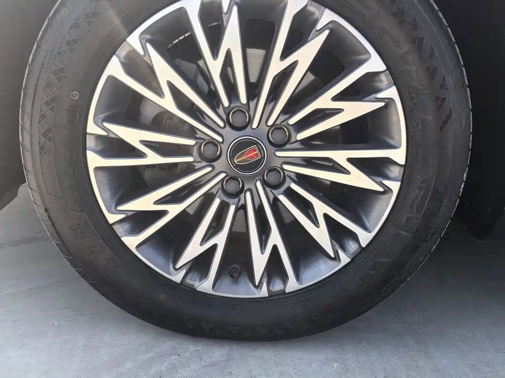 Hongqi Hongqi H5 — миниатюра 15