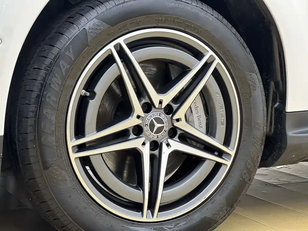 Mercedes-Benz EQC — миниатюра 6