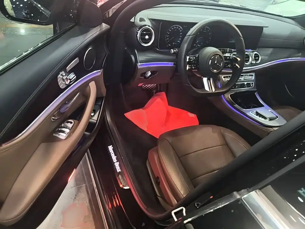 Mercedes-Benz E-Class — миниатюра 16
