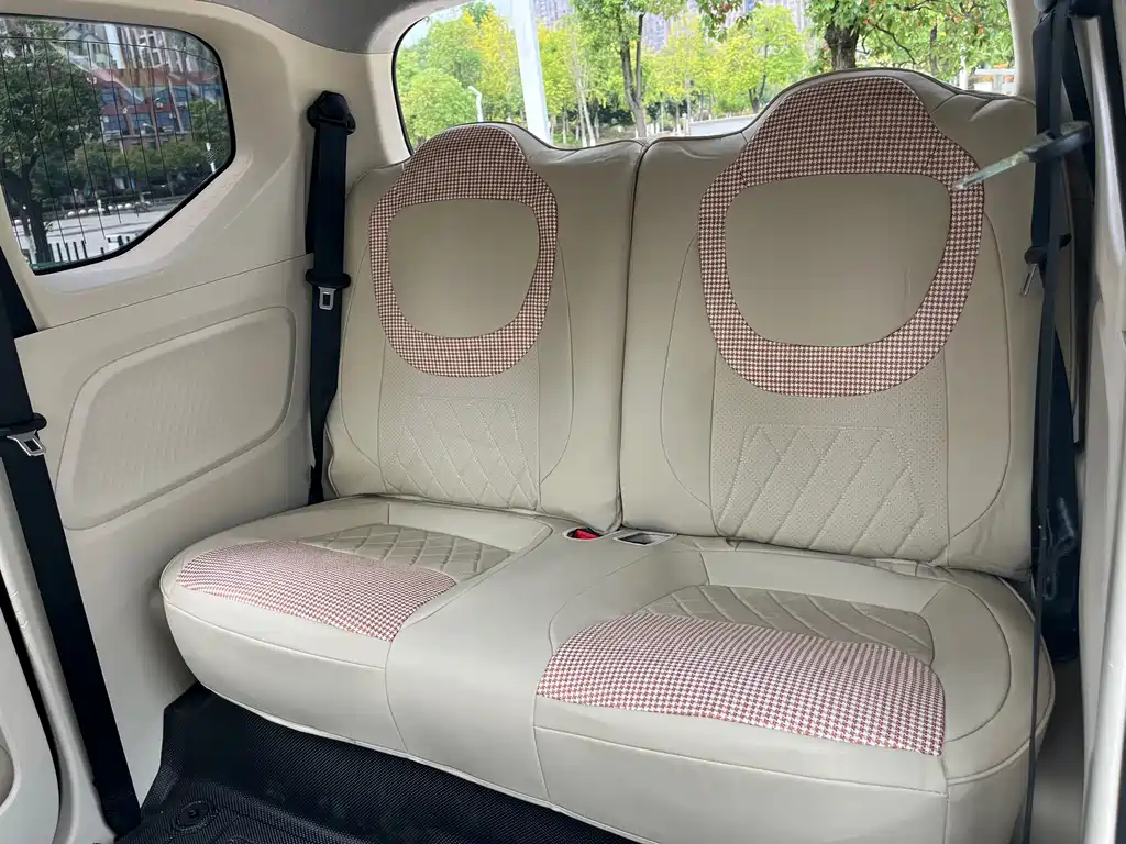Wuling MINIEV — миниатюра 13