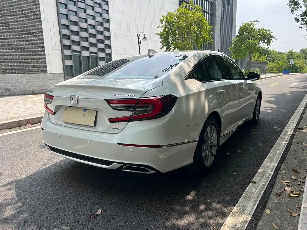 Honda Accord — миниатюра 6