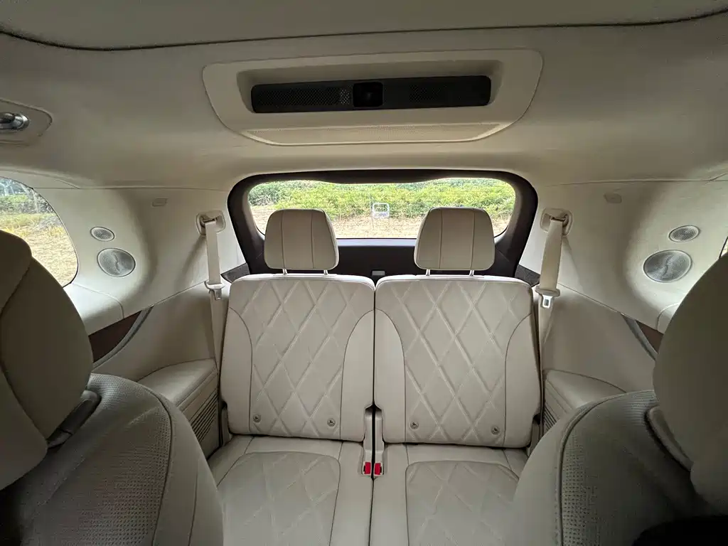 AITO ASK THE WORLD M9