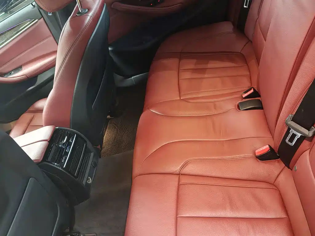 BMW 5 Series — миниатюра 6
