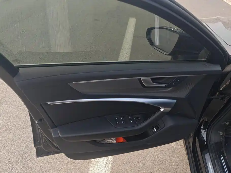 Audi A6L — миниатюра 7