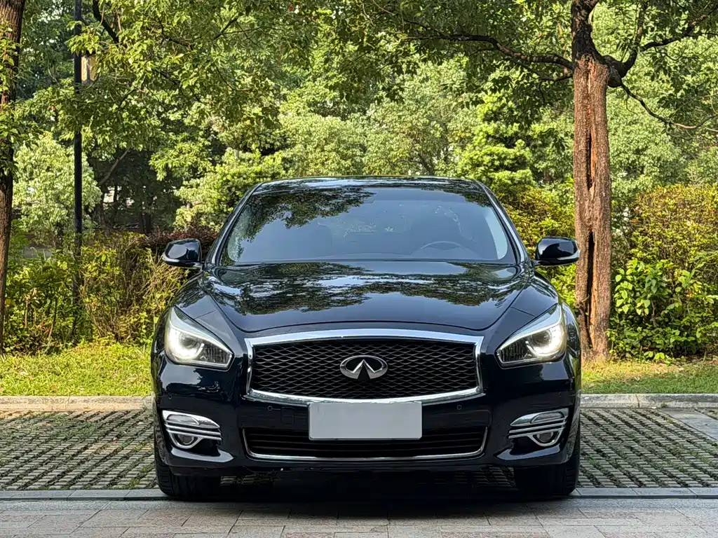 Infiniti Q70 — миниатюра 2