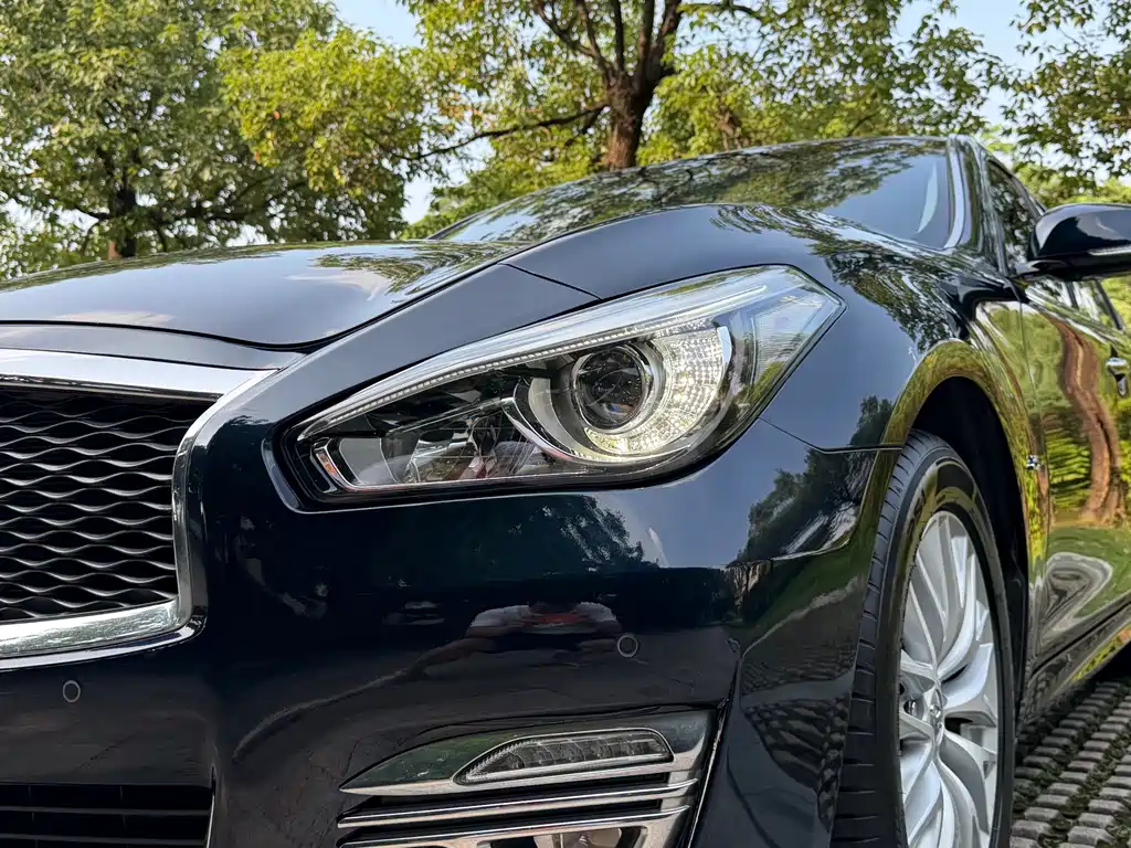 Infiniti Q70 — миниатюра 18