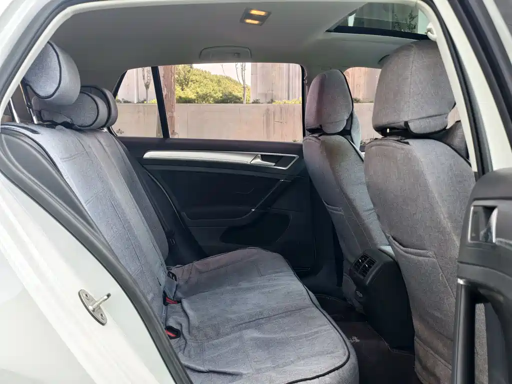 Volkswagen Golf 2020 200TSI DSG Comfort