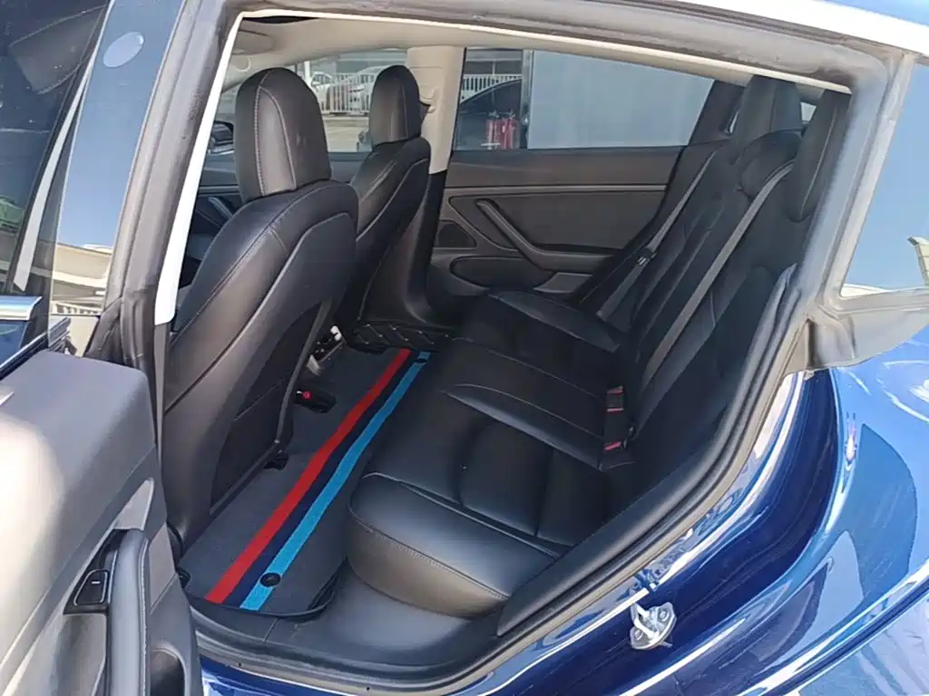 Tesla Model 3 — миниатюра 17