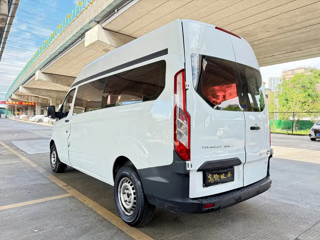 Ford Transit — миниатюра 8