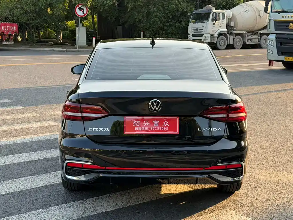 Volkswagen Lavida — миниатюра 5