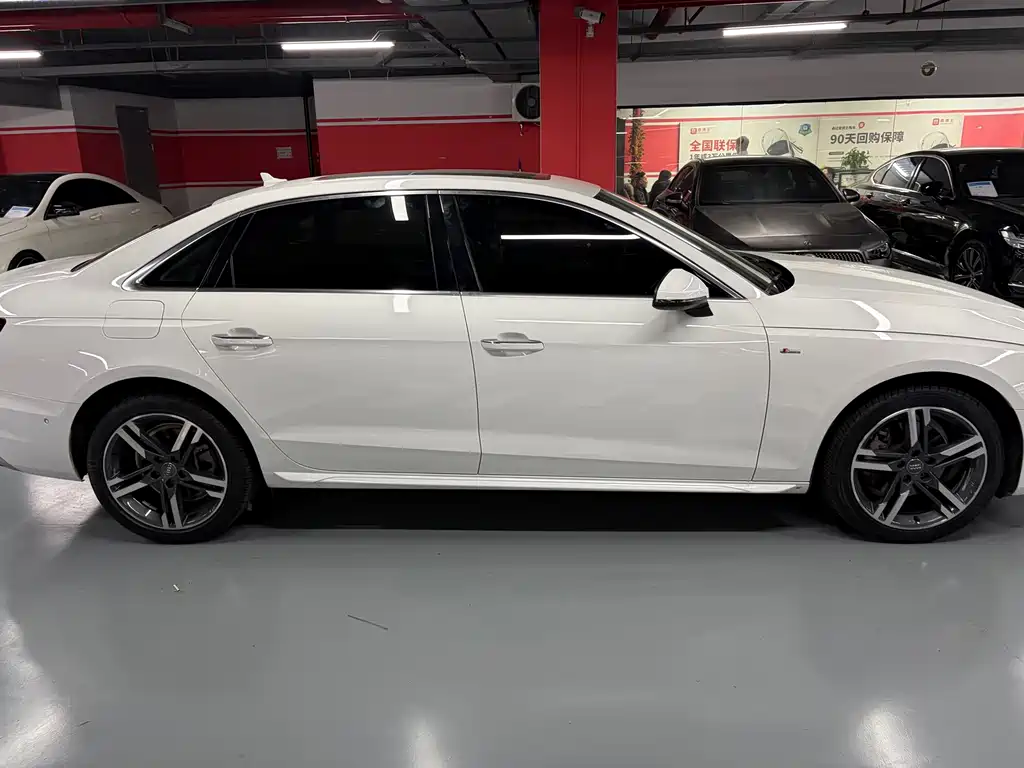 Audi A4L 2019 40 TFSI Fashion V