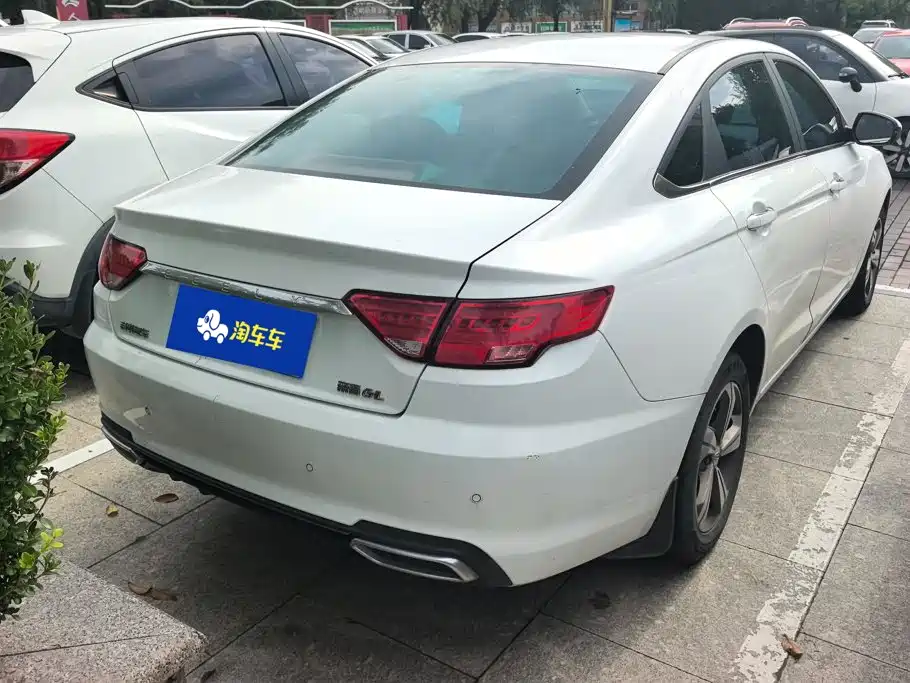Geely Emgrand GL — миниатюра 3