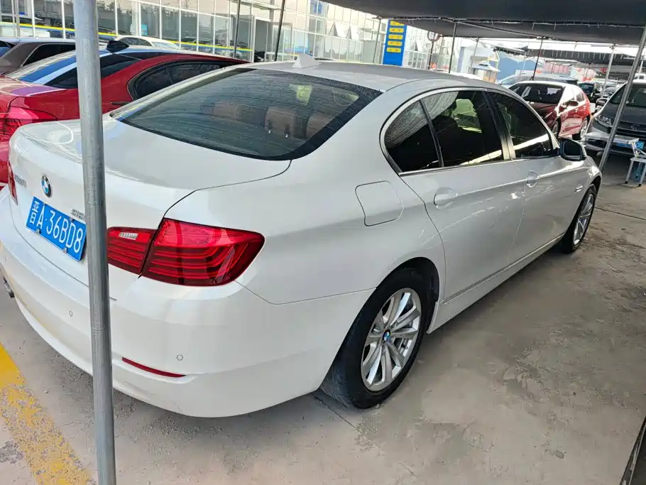 BMW 5 Series — миниатюра 3
