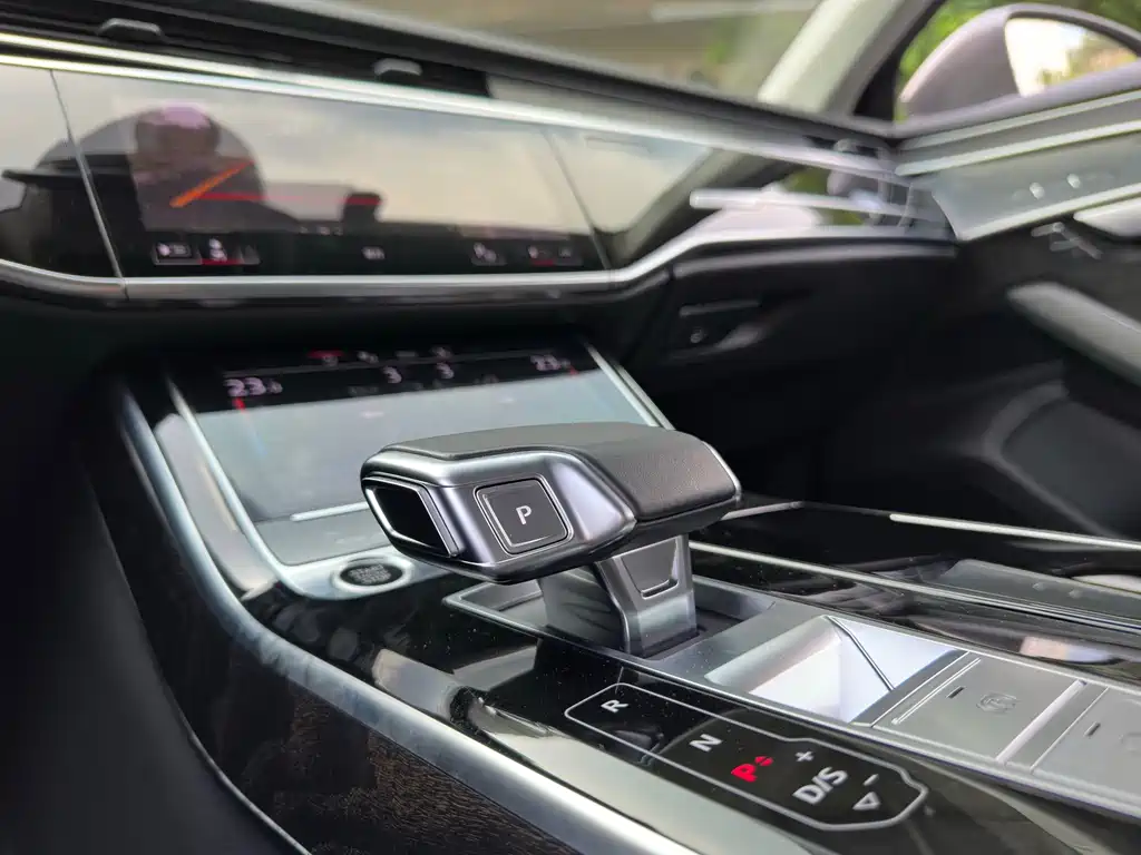Audi A8 — миниатюра 6