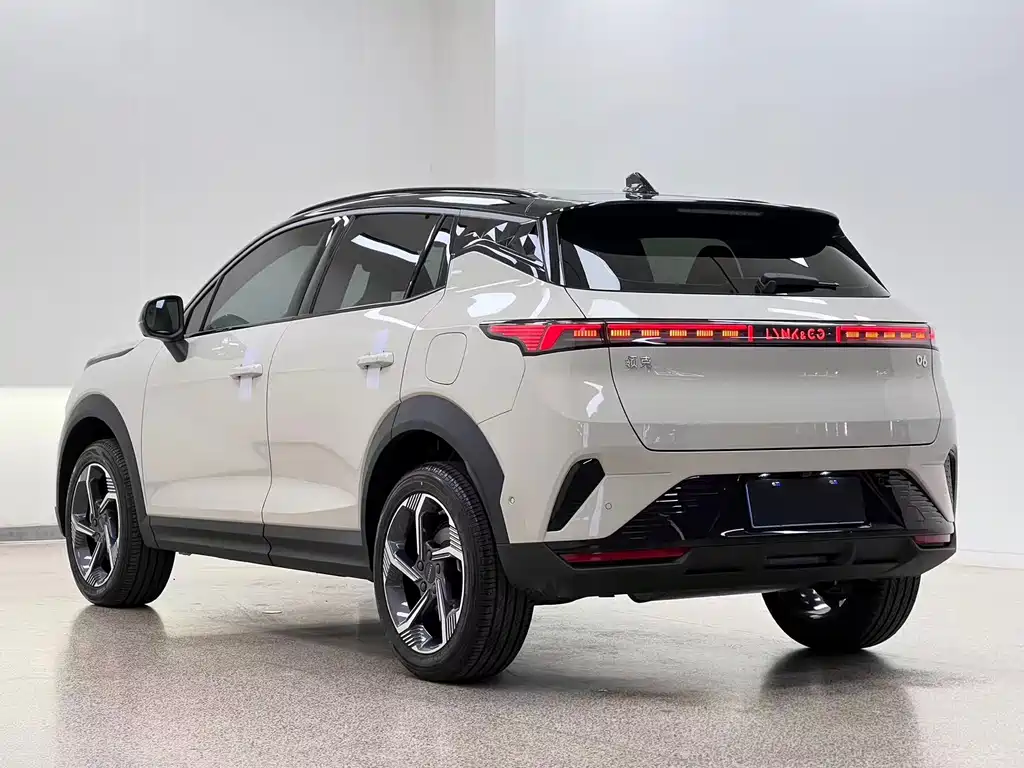 Lynk & Co 06 — миниатюра 6