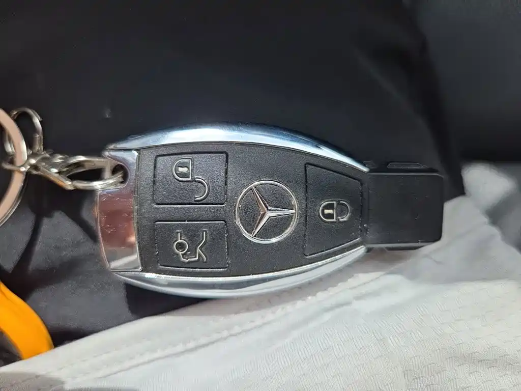 Mercedes-Benz E-Class — миниатюра 12