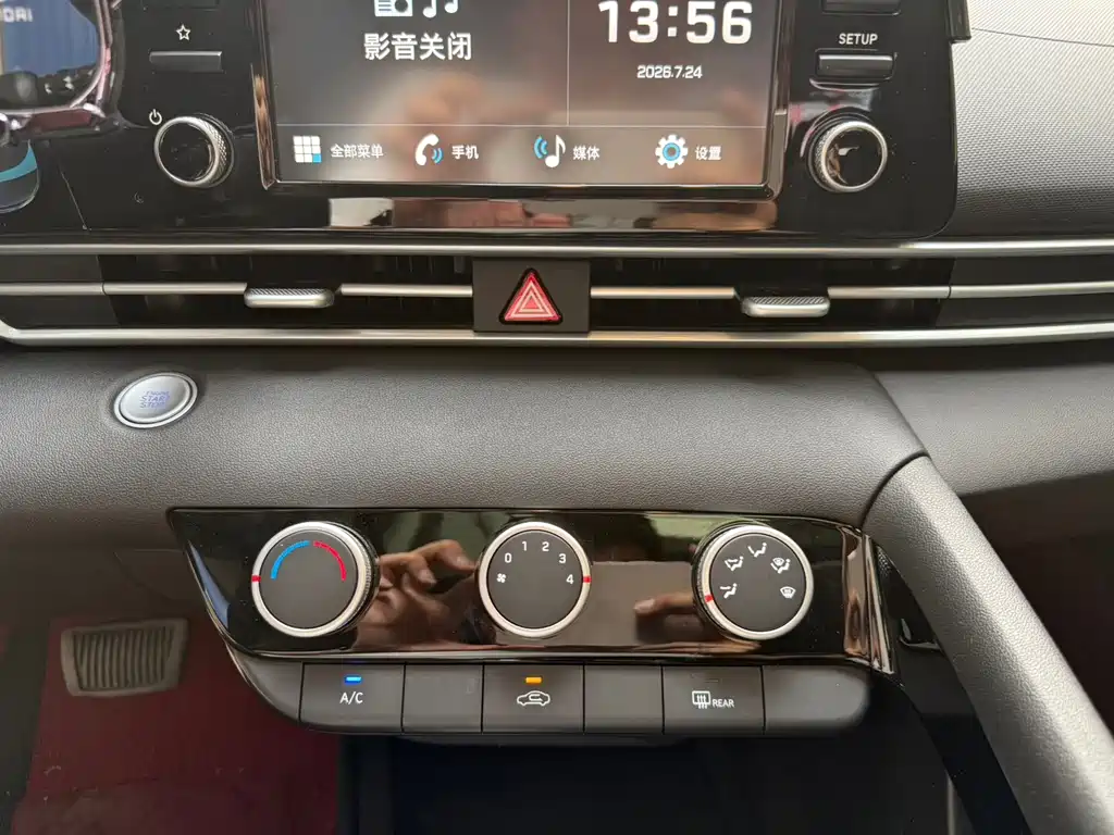 Hyundai Elantra — миниатюра 14
