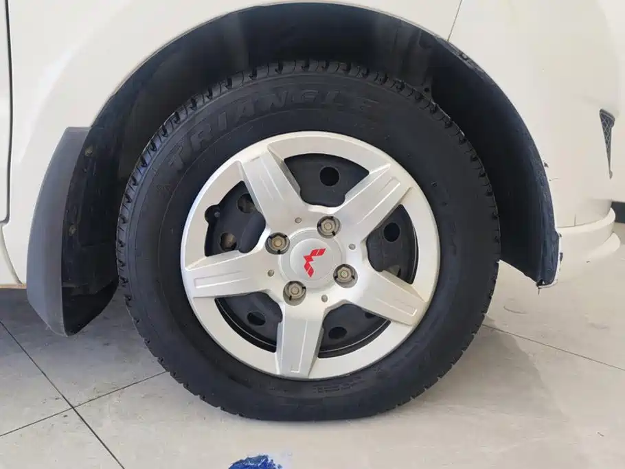 Wuling Hongguang — миниатюра 6