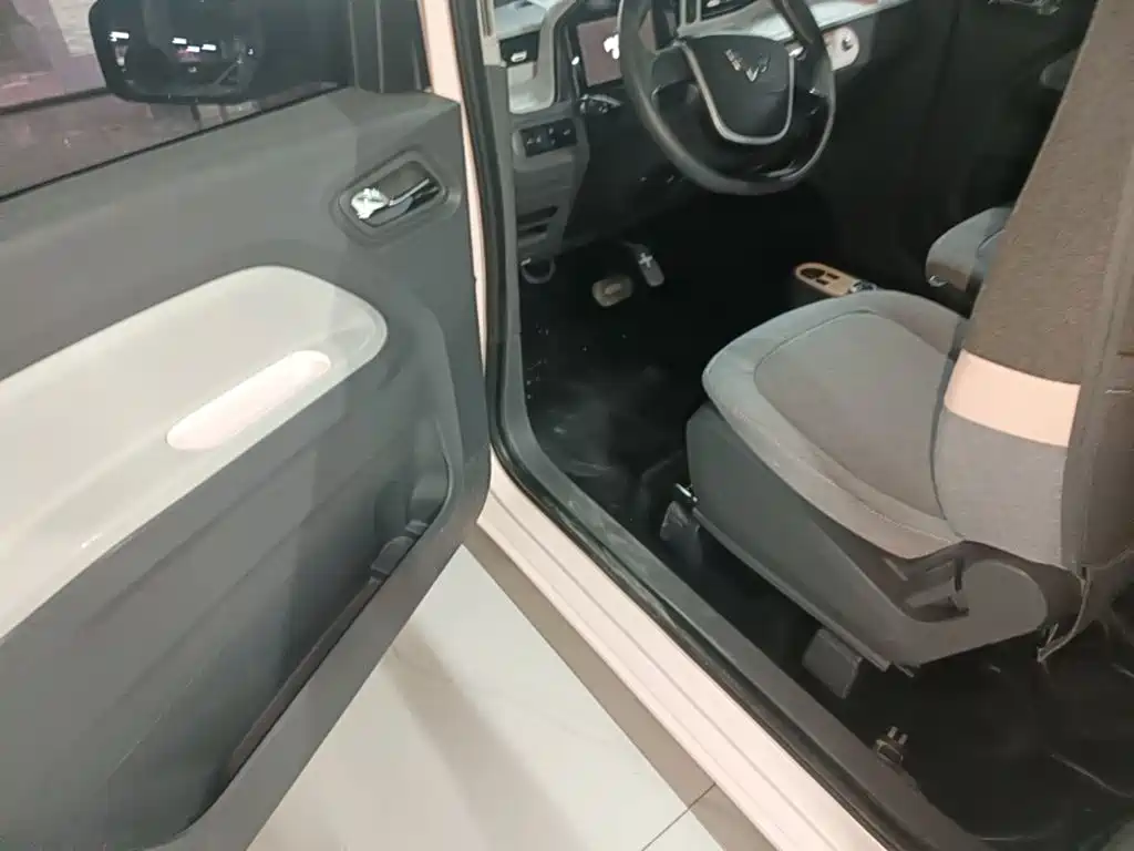 Wuling MINIEV — миниатюра 16