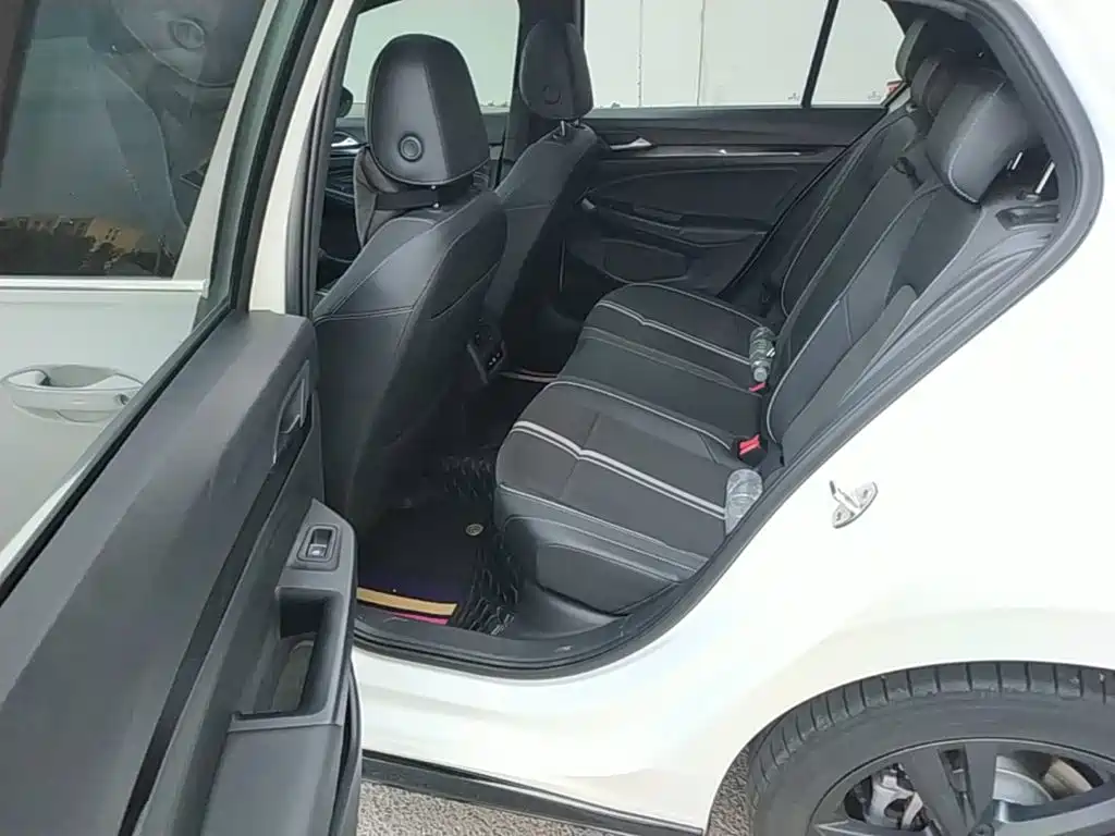 Volkswagen Golf — миниатюра 17