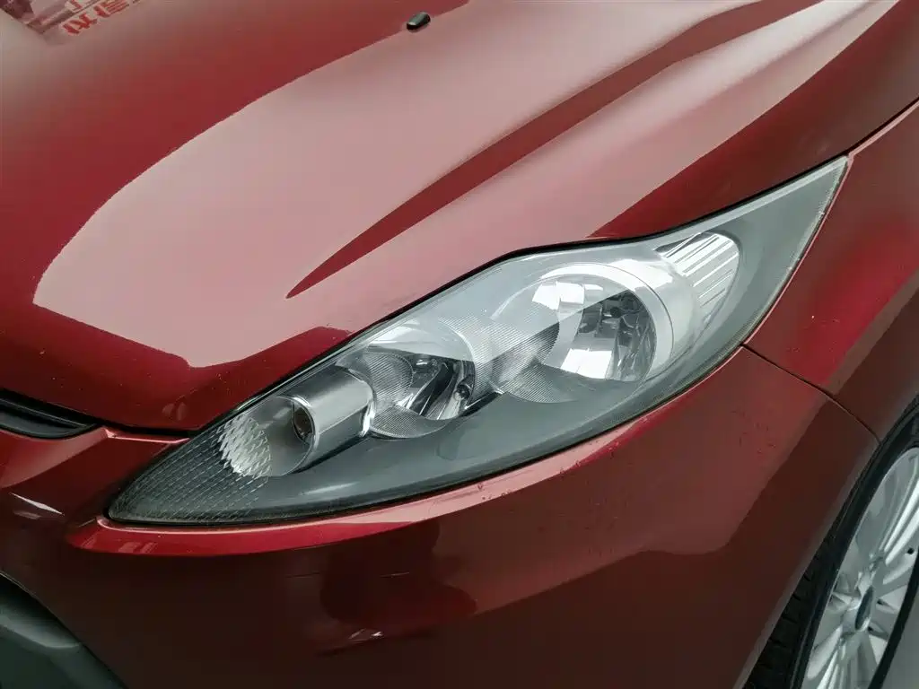 Ford Fiesta 2009 1.5L AT Luxury
