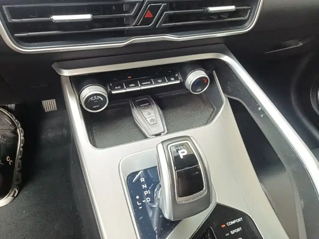 Geely Binyue NEV — миниатюра 14