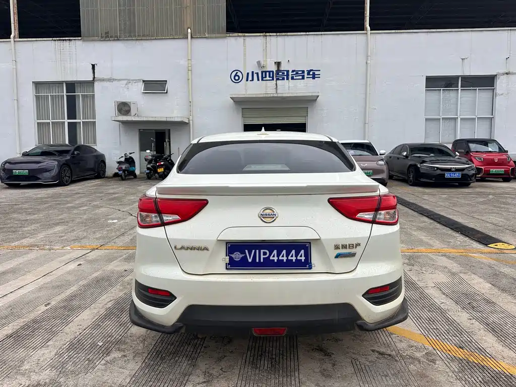 Nissan Bluebird — миниатюра 8