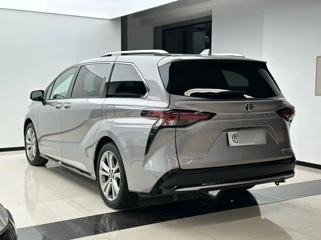 Toyota Sienna — миниатюра 11