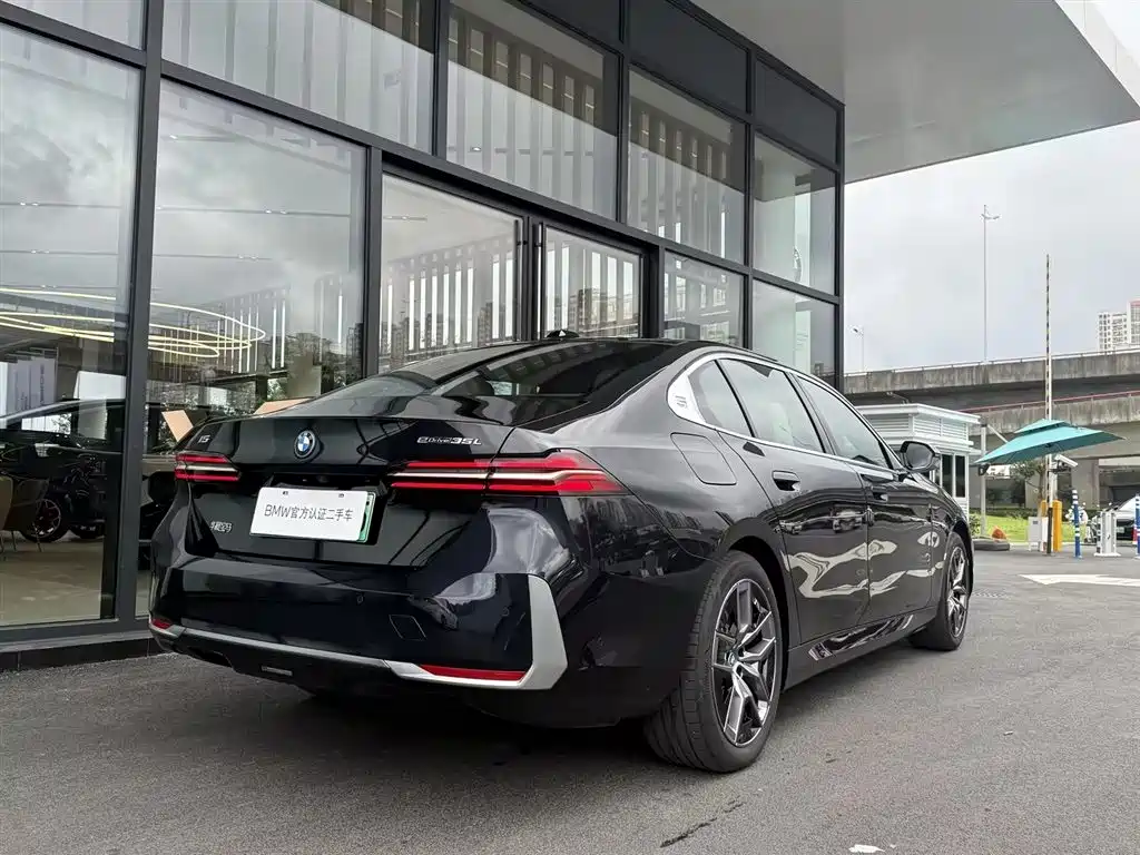 BMW i5 — миниатюра 3