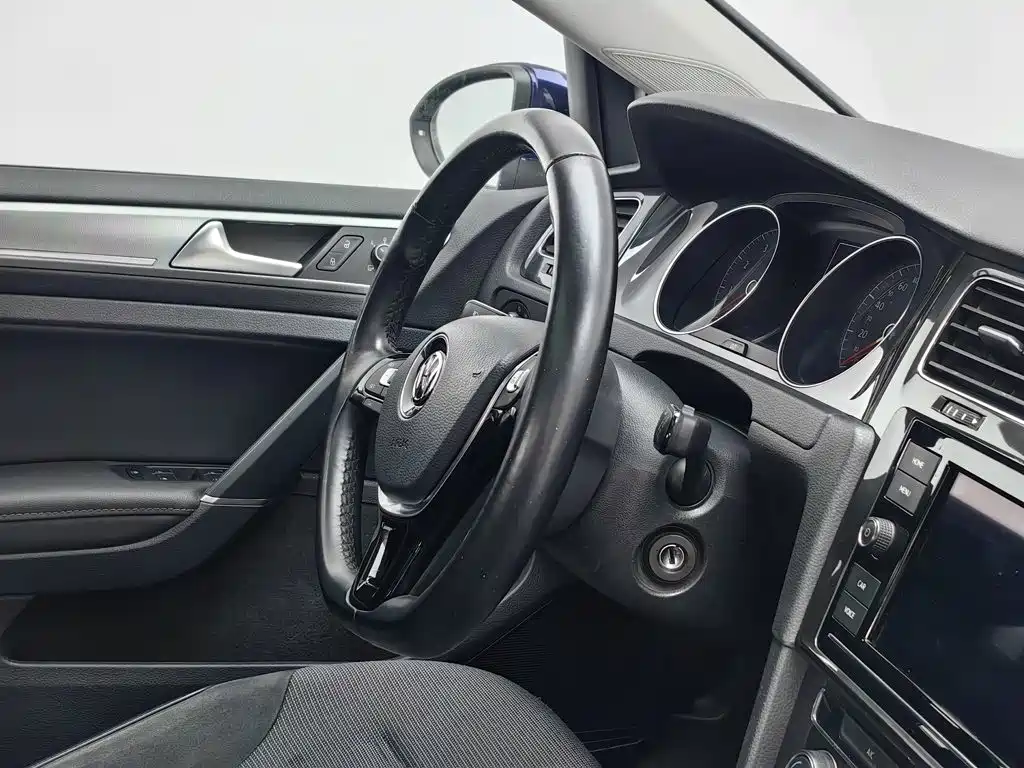 Volkswagen Golf — миниатюра 22