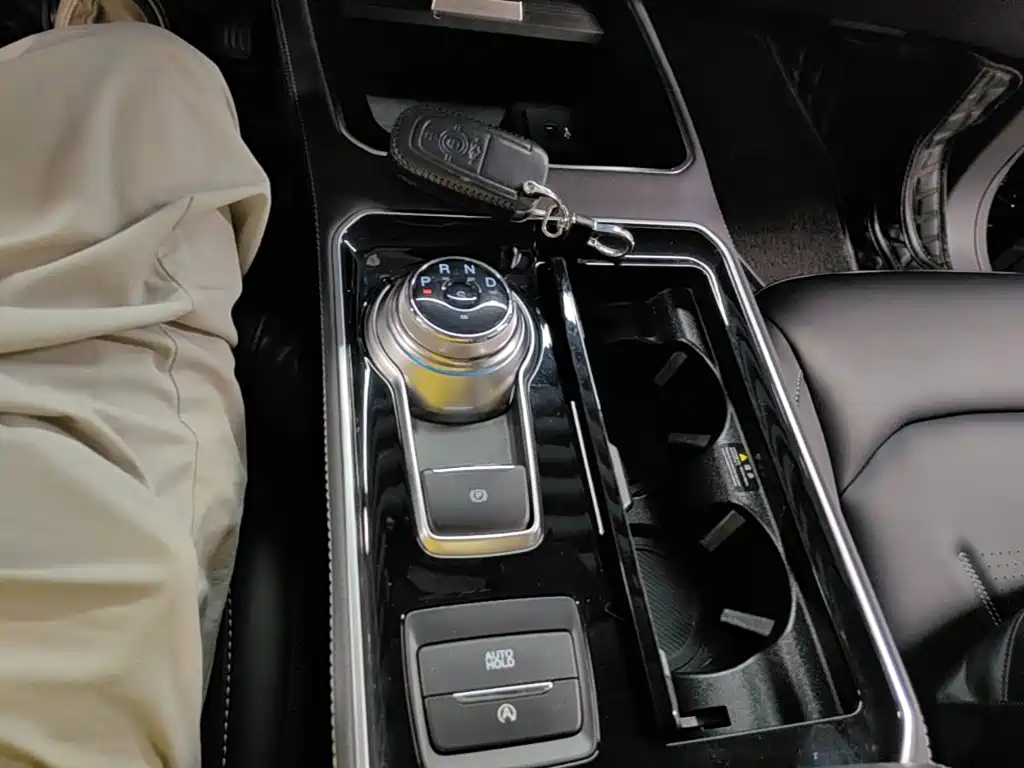 Ford Edge — миниатюра 14