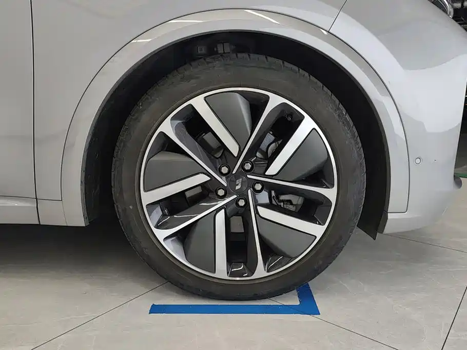 Li Auto Li L9 — миниатюра 6