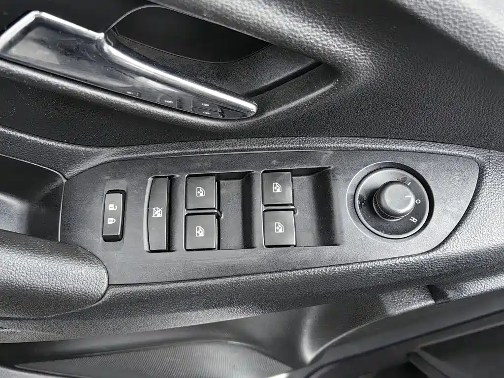 Chevrolet Trax — миниатюра 9