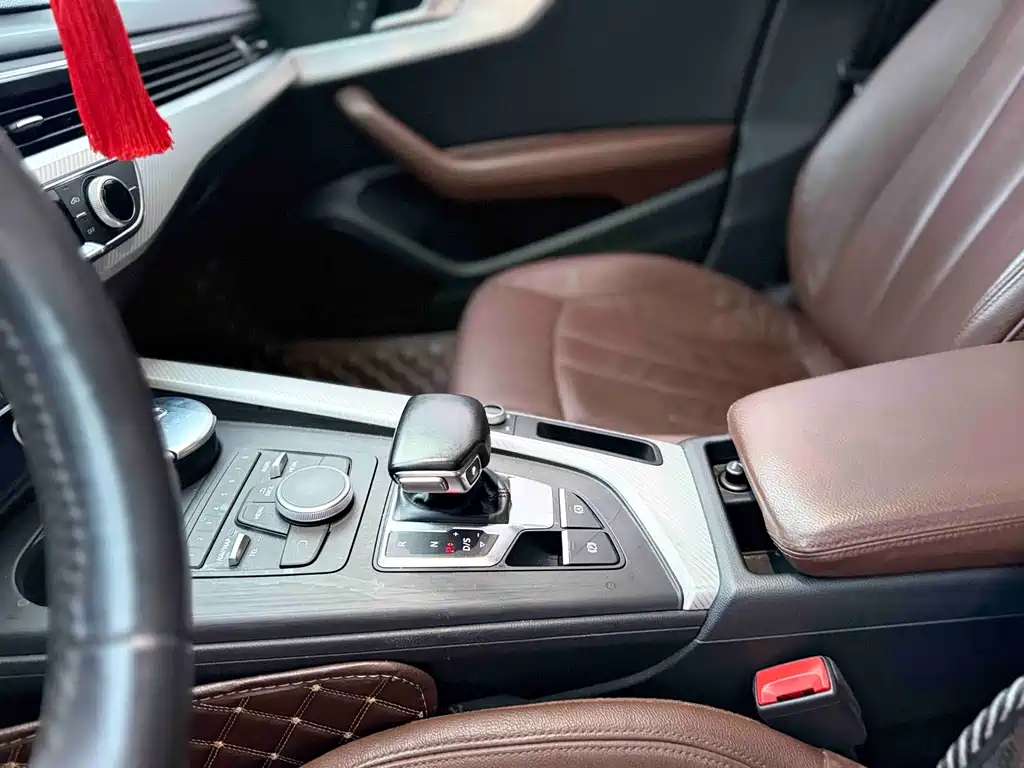 Audi A4L — миниатюра 12
