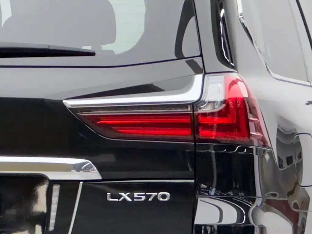 Lexus LX — миниатюра 6