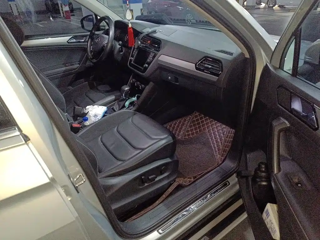 Volkswagen Tiguan L — миниатюра 20