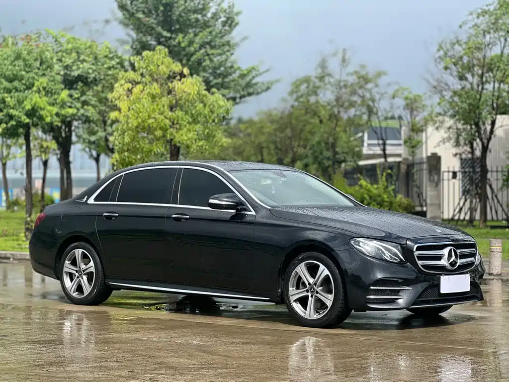 Mercedes-Benz E-Class — миниатюра 3