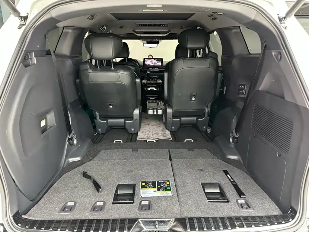 Toyota Sienna — миниатюра 8