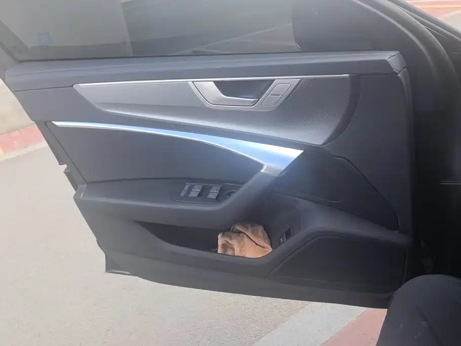 Audi A6L — миниатюра 7