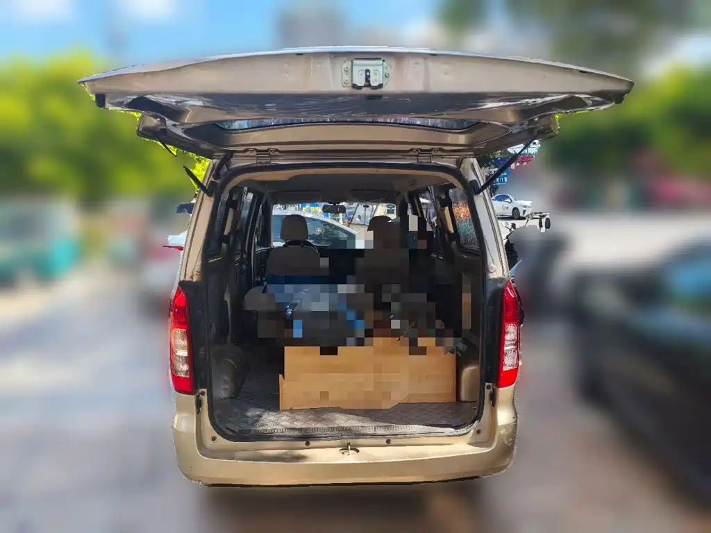 Wuling Hongguang V — миниатюра 10