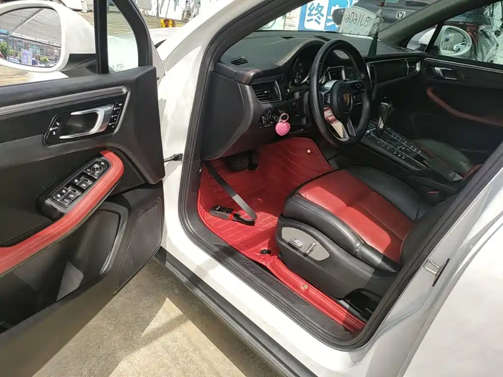 Porsche Macan — миниатюра 16